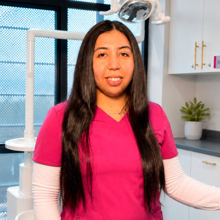 Darlyng-Sánchez-Asistente-Dental 2